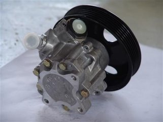 汽車轉向助力泵多少錢？一文讀懂液壓動力機械的核心與維修成本